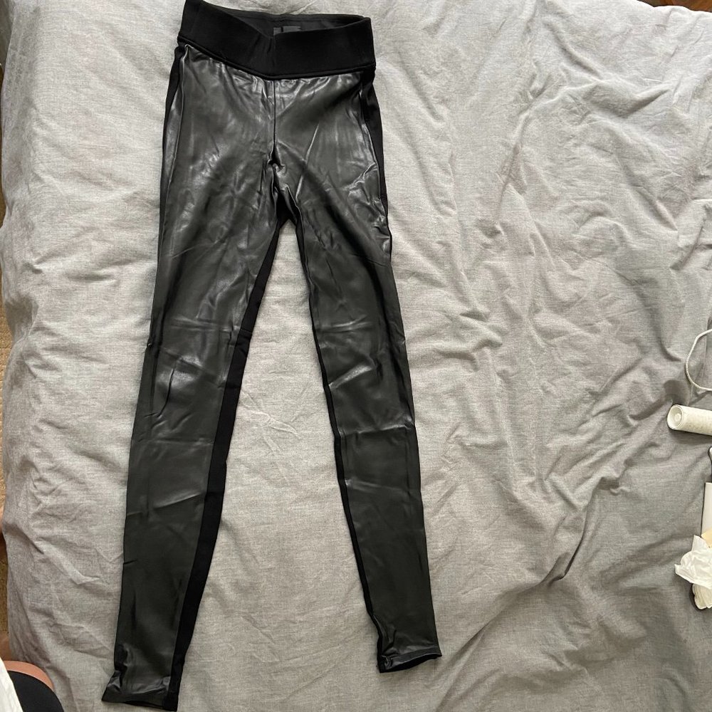 Wilfred Free Faux Leather Leggings